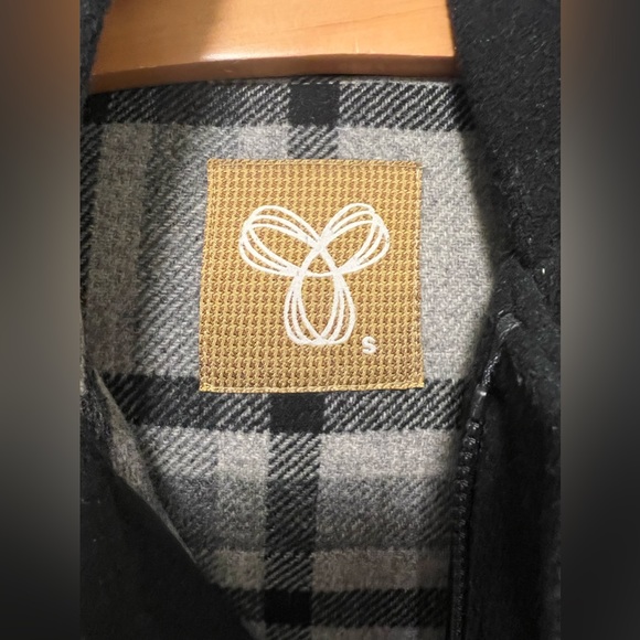 Tna wool coat. EUC. Women size S - Picture 4 of 5